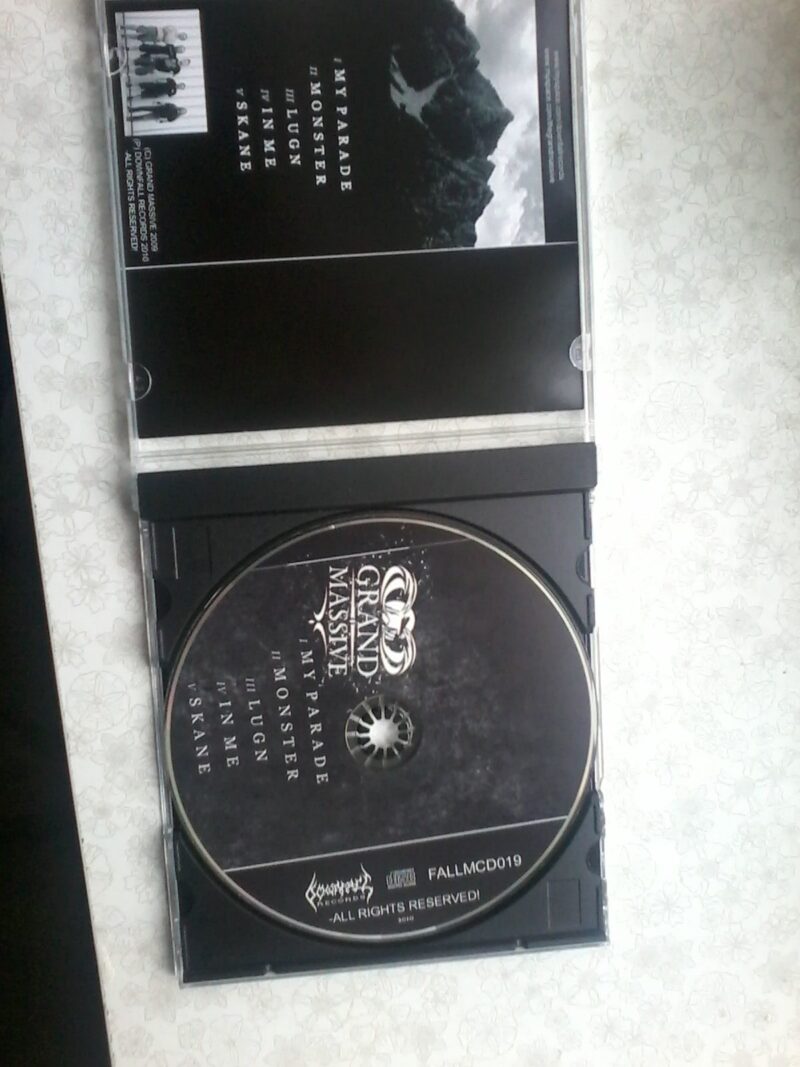 Grand Massive - S/T - Image 3