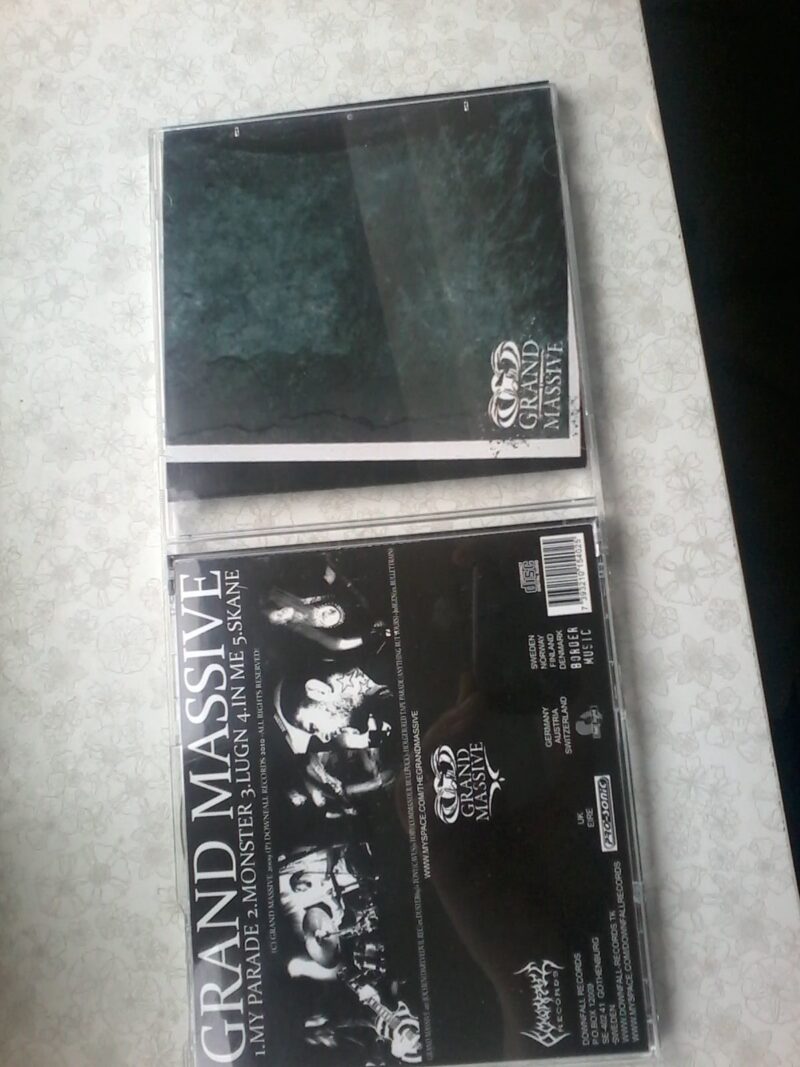 Grand Massive - S/T - Image 2